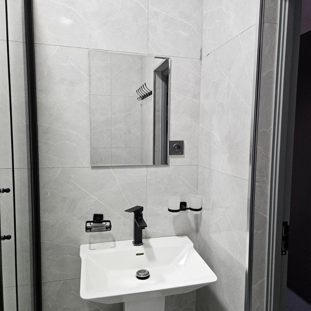 Panorama Lux Guest House Chimgan Bagian luar foto