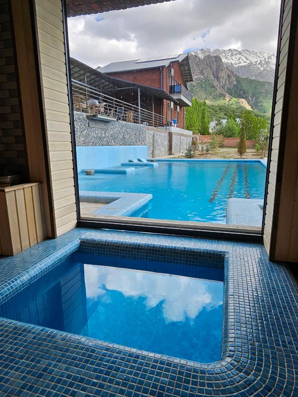 Panorama Lux Guest House Chimgan Bagian luar foto